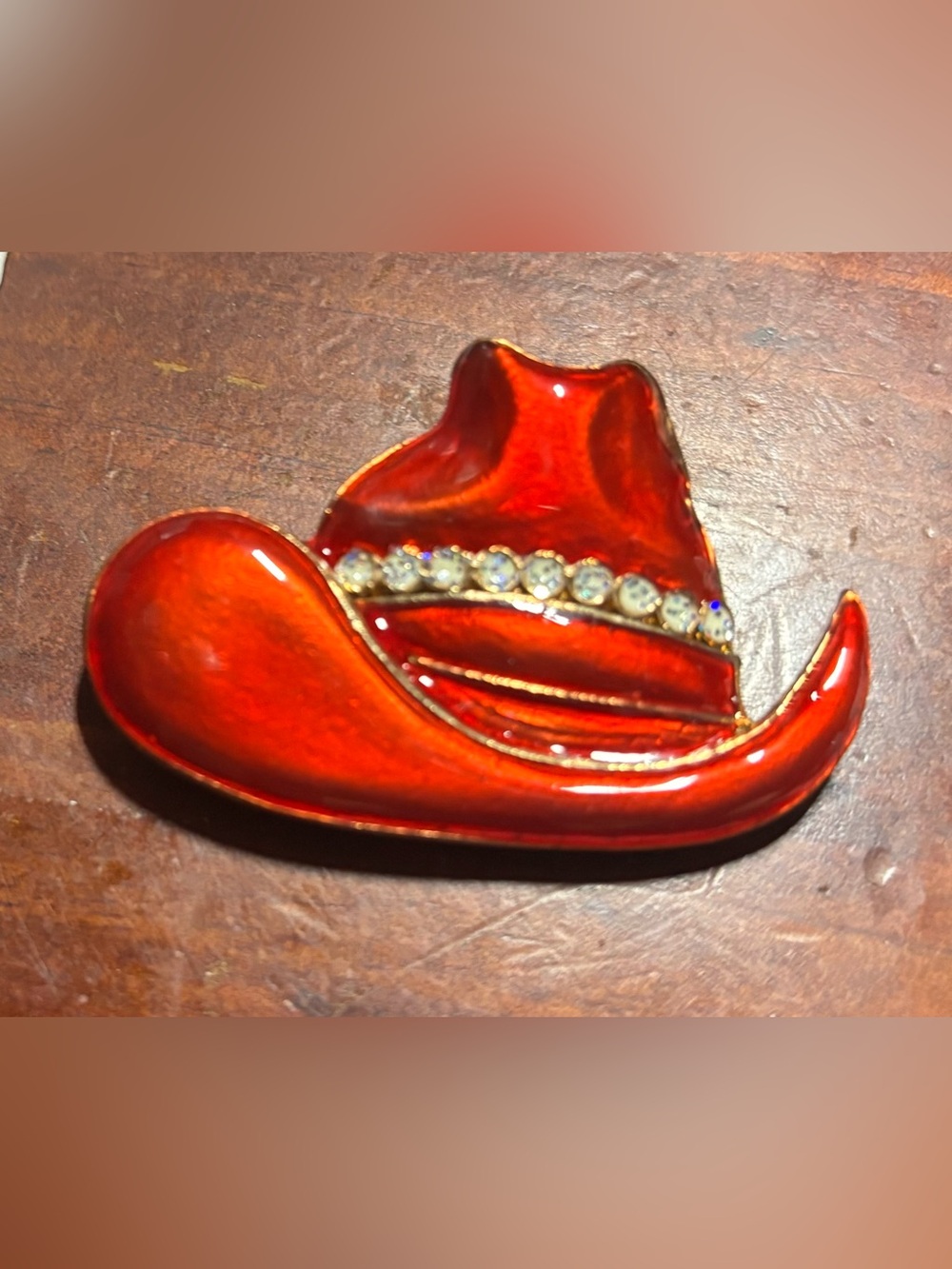 RED RHINESTONE COWGIRL HAT BROOCH